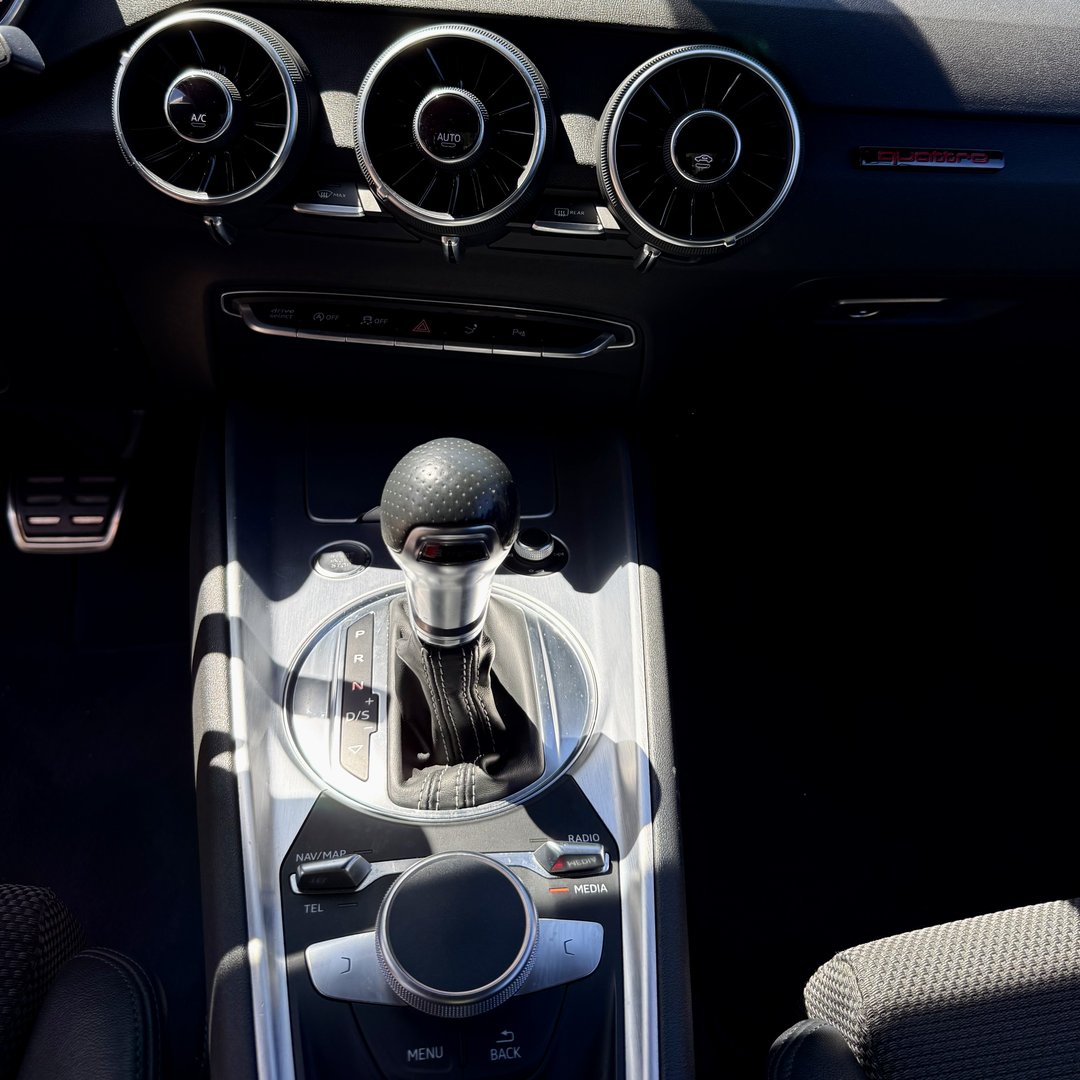 Audi TT-S Line 2.0 TFSI 230 S-TRONIC 6 - Photo 25