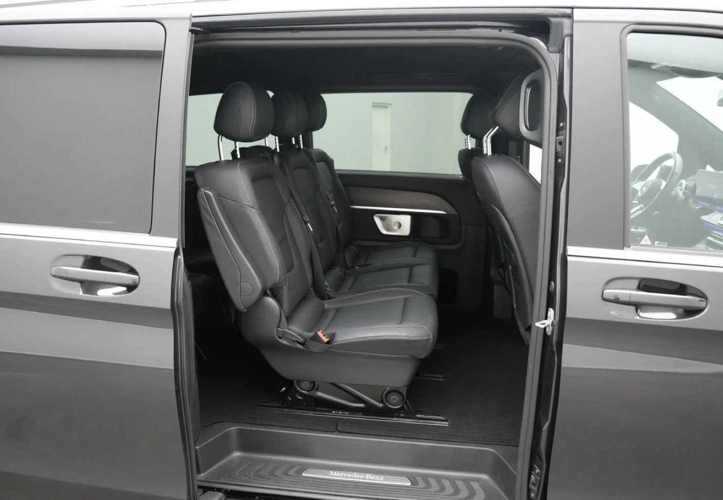 Mercedes-Benz EQV 300 FULL OPTIONS - Photo 12