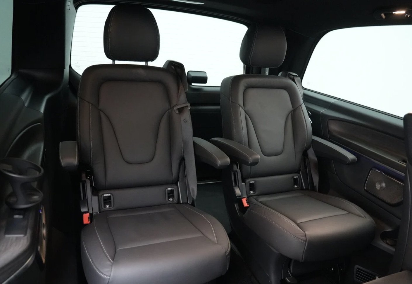 Mercedes-Benz EQV 300 FULL OPTIONS - Photo 17