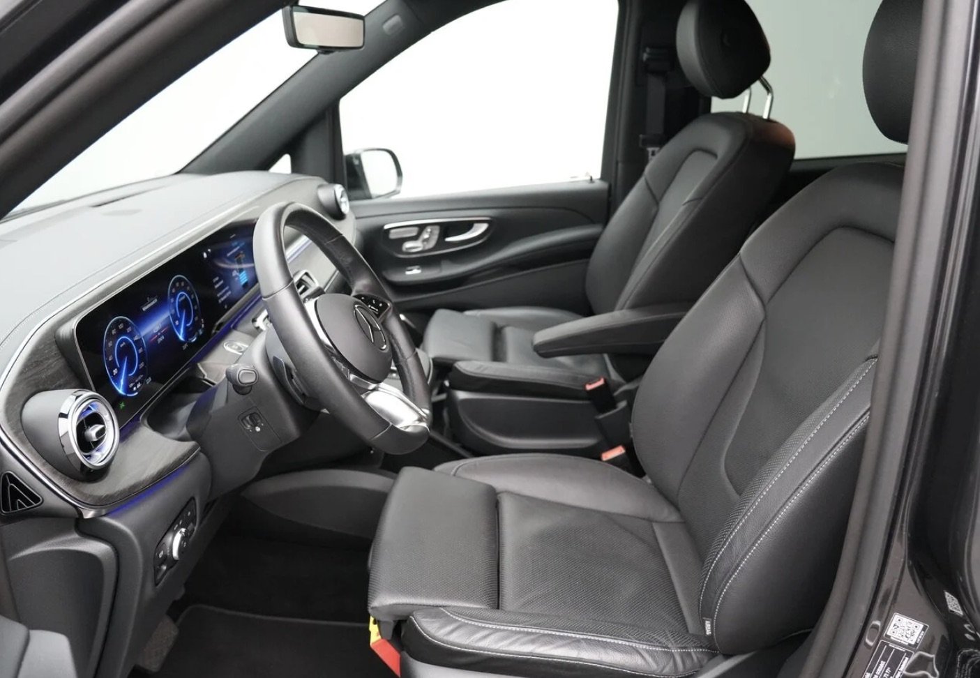 Mercedes-Benz EQV 300 FULL OPTIONS - Photo 19