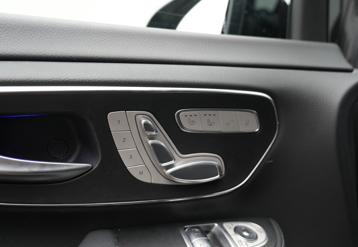 Mercedes-Benz EQV 300 FULL OPTIONS - Photo 23