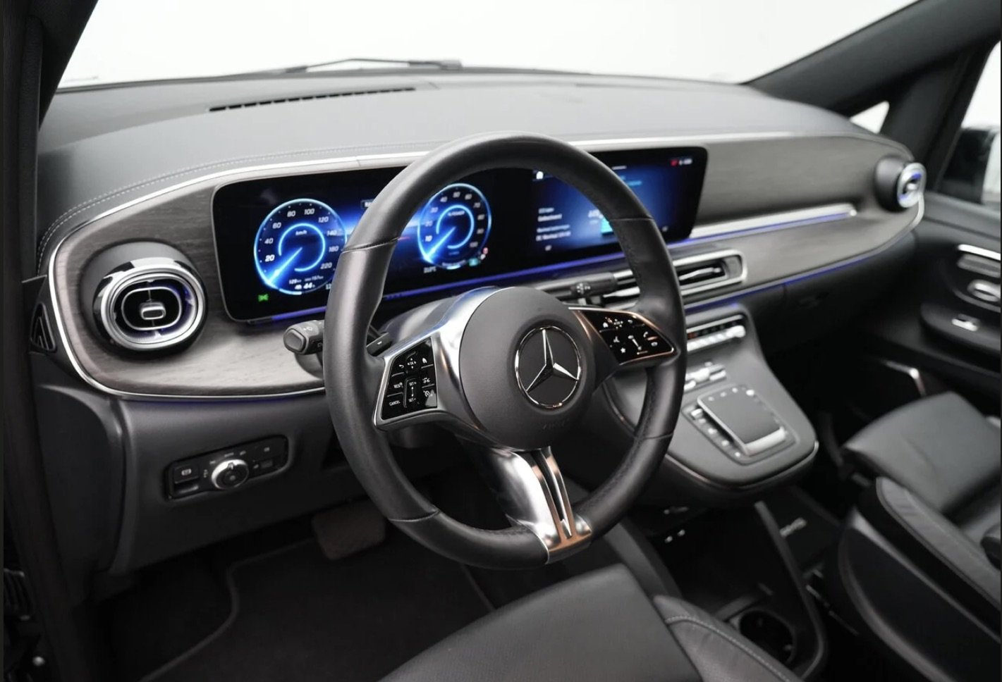 Mercedes-Benz EQV 300 FULL OPTIONS - Photo 4