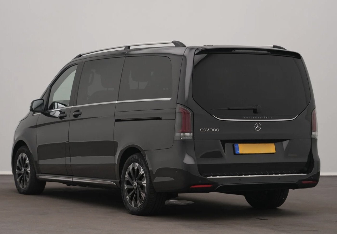 Mercedes-Benz EQV 300 FULL OPTIONS - Photo 9