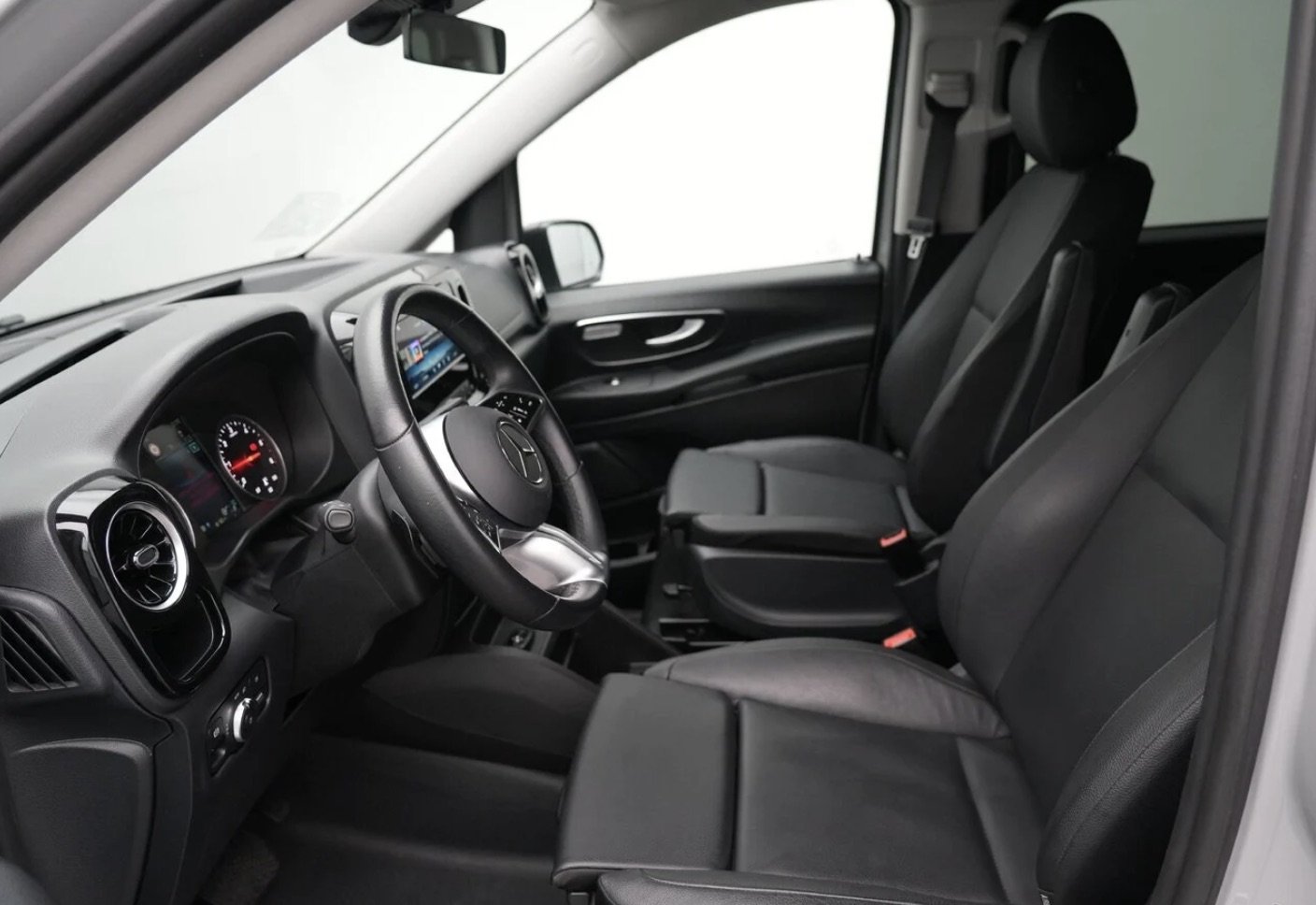 Mercedes-Benz Vito Tourer Select 124 CDI 4-Matic L2H1 TVA 5pl - Photo 8