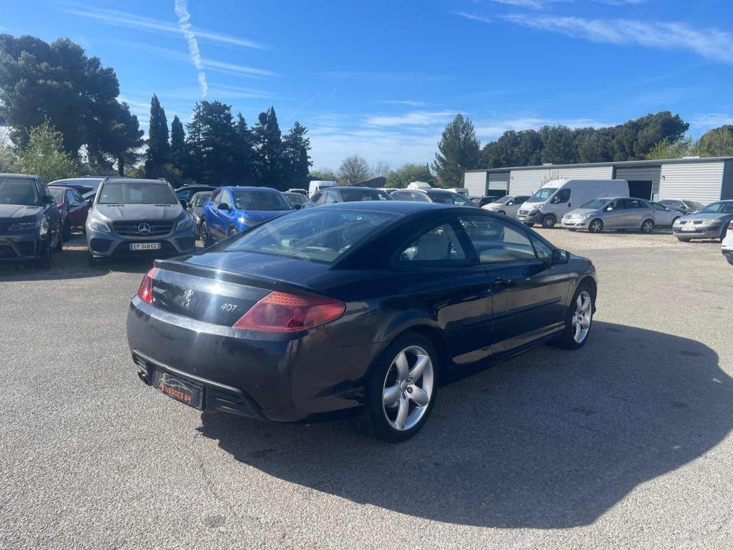 Peugeot 407 Coupé - Photo 4