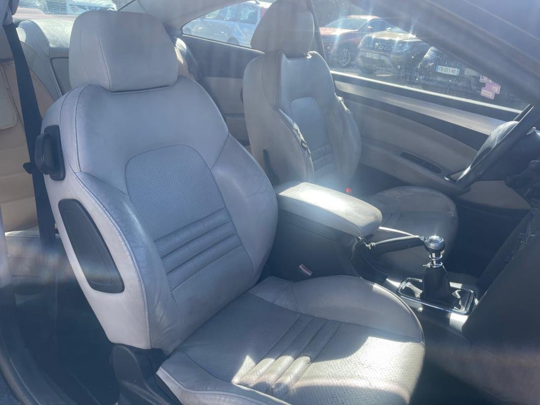 Peugeot 407 Coupé - Photo 6