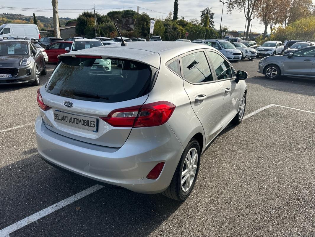 Ford Fiesta - Photo 2