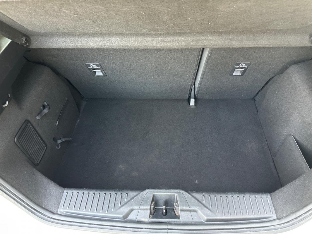 Ford Fiesta - Photo 6