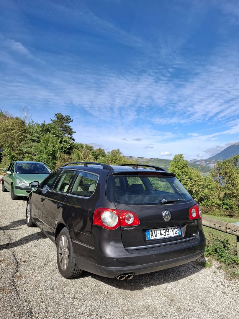 Volkswagen Passat - Photo 2