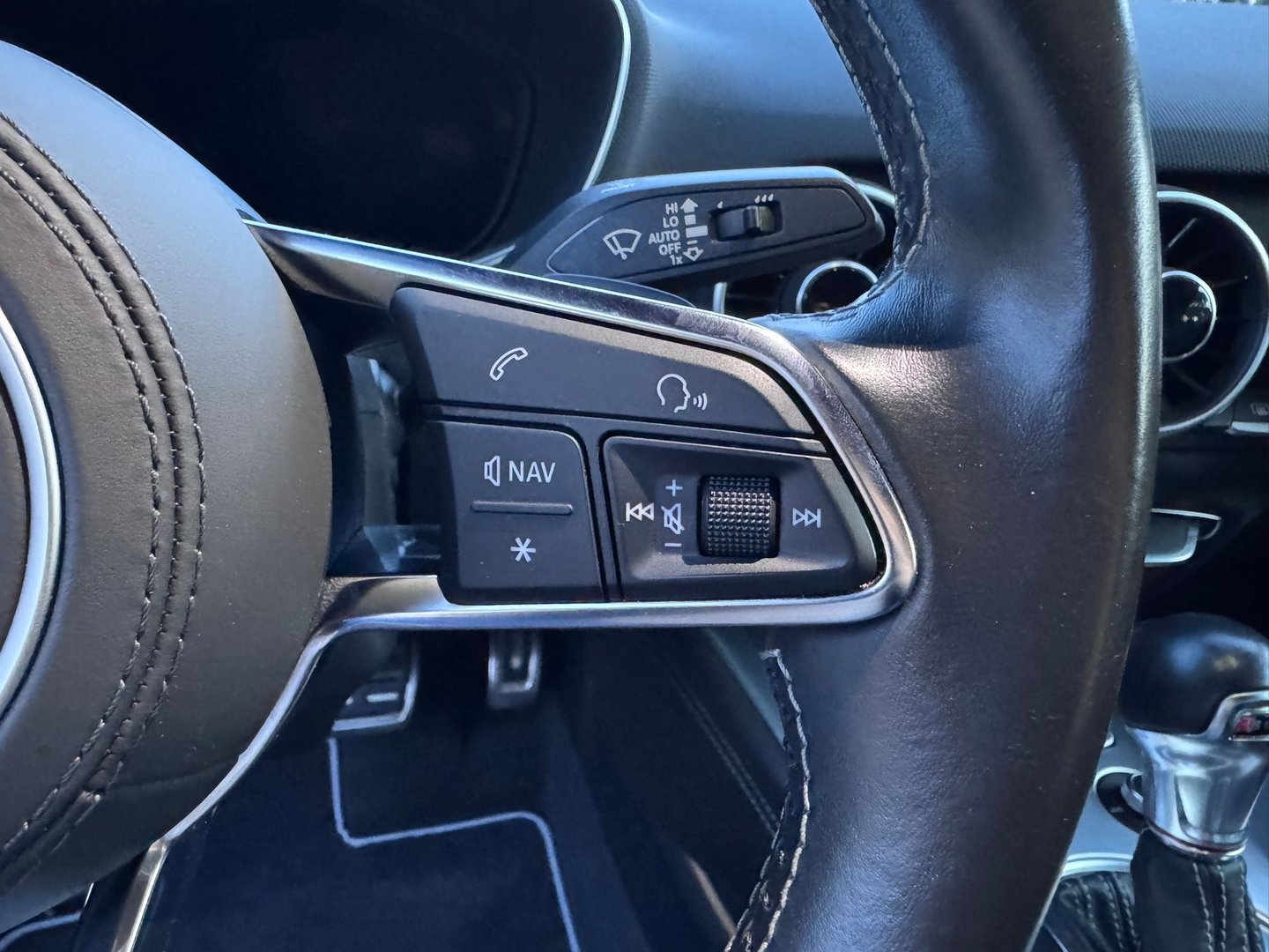 Audi TTS 310ch - Photo 17