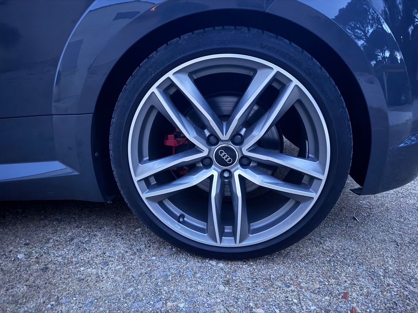 Audi TTS 310ch - Photo 22