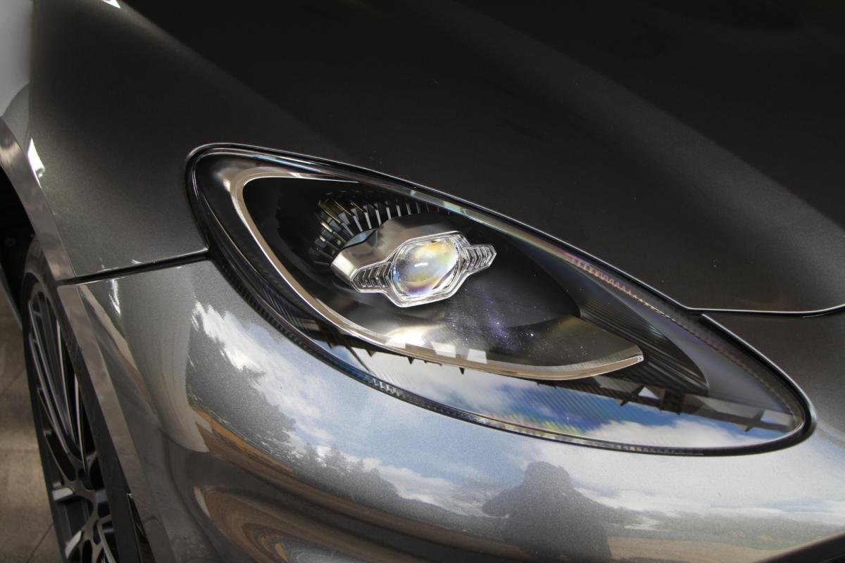 Aston Martin DBX - Photo 3