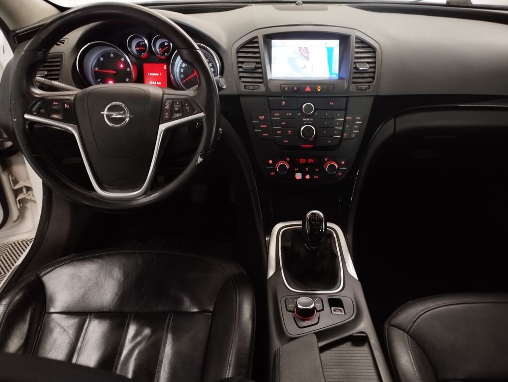 Opel Insignia - Photo 3