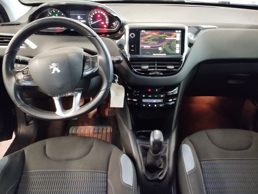 Peugeot 208 - Photo 3