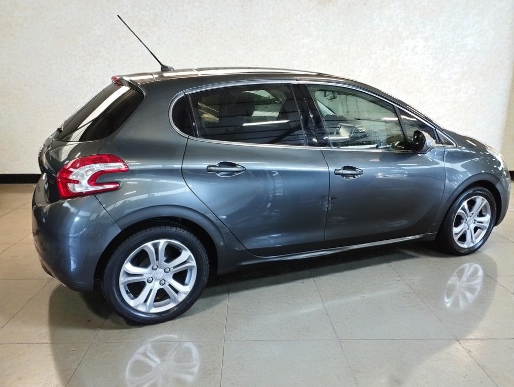 Peugeot 208 - Photo 7