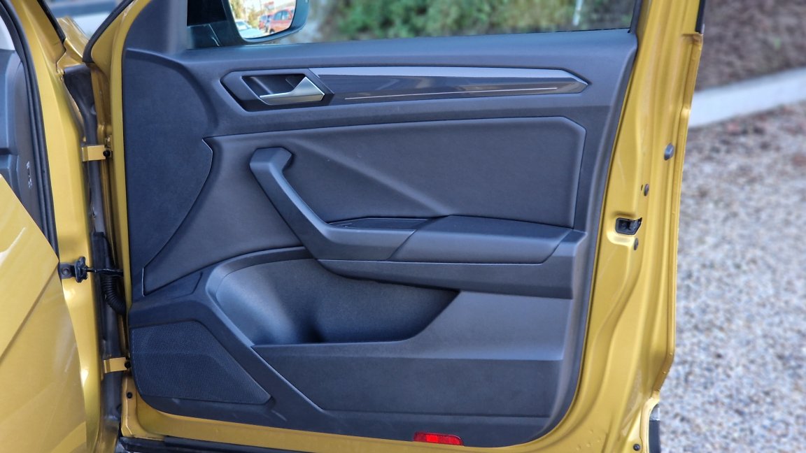 Volkswagen T-Roc - Photo 18