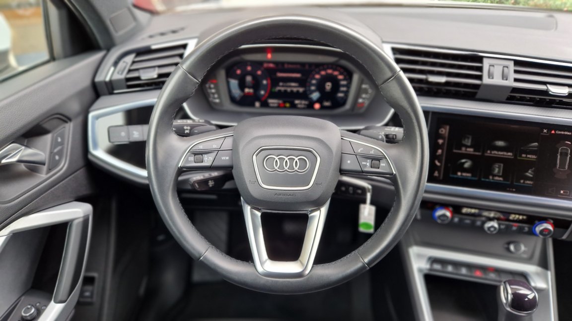 Audi Q3 - Photo 11