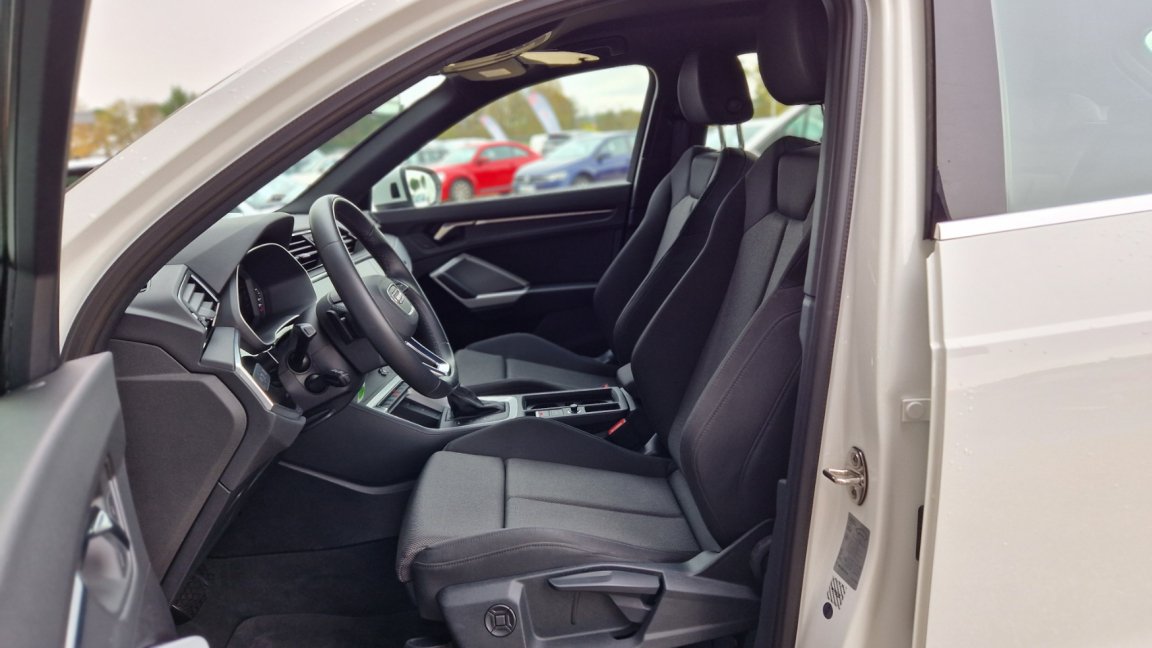 Audi Q3 - Photo 18