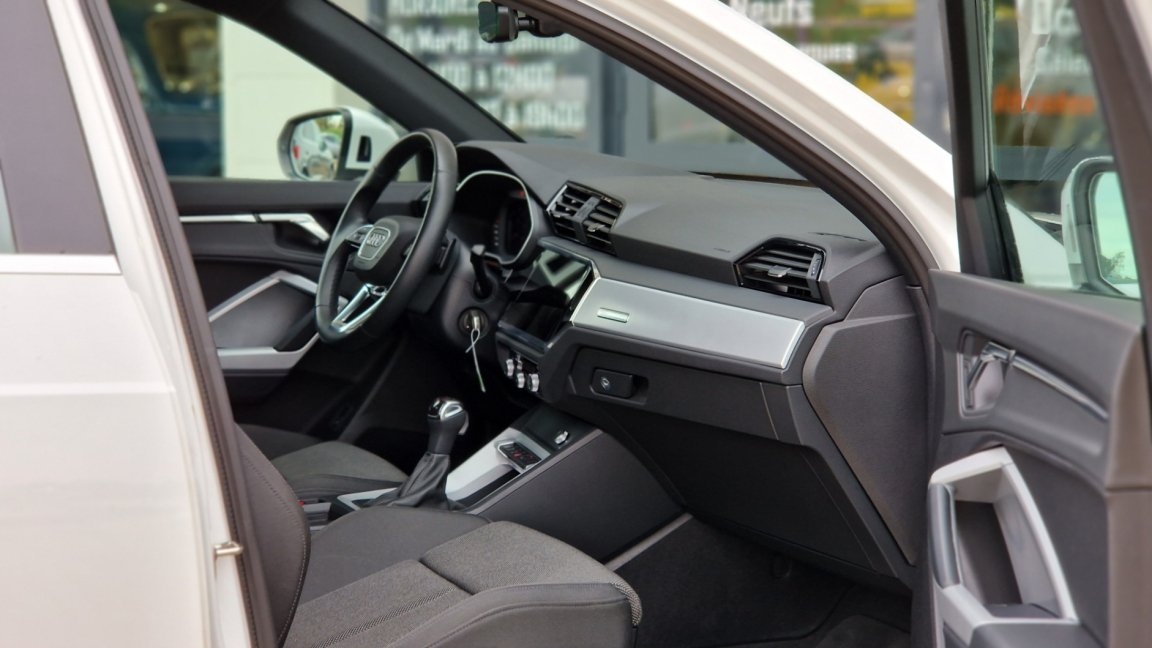 Audi Q3 - Photo 26