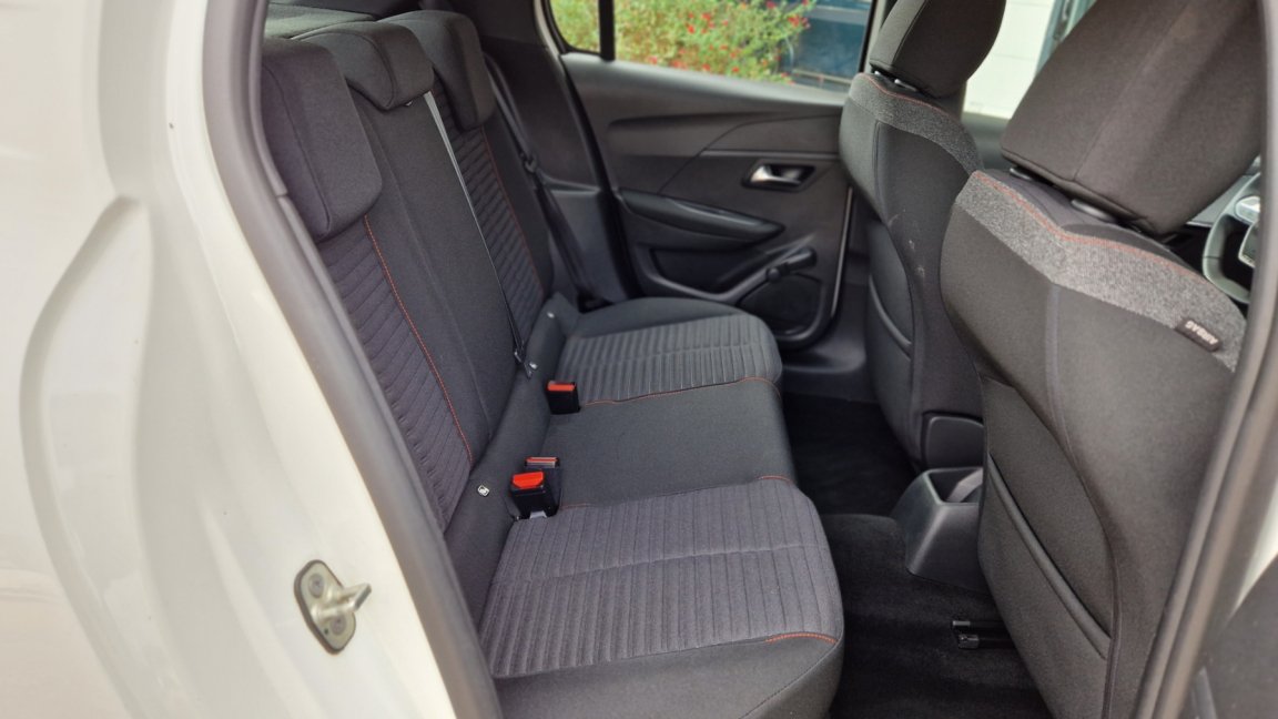 Peugeot 208 - Photo 21
