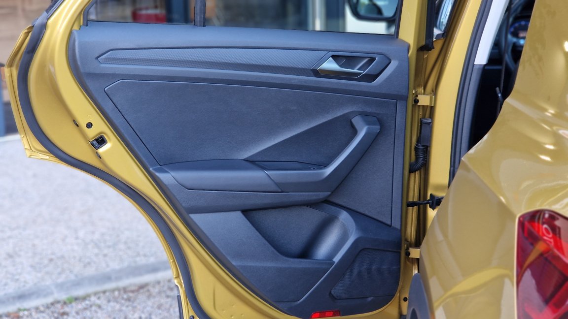 Volkswagen T-Roc - Photo 17