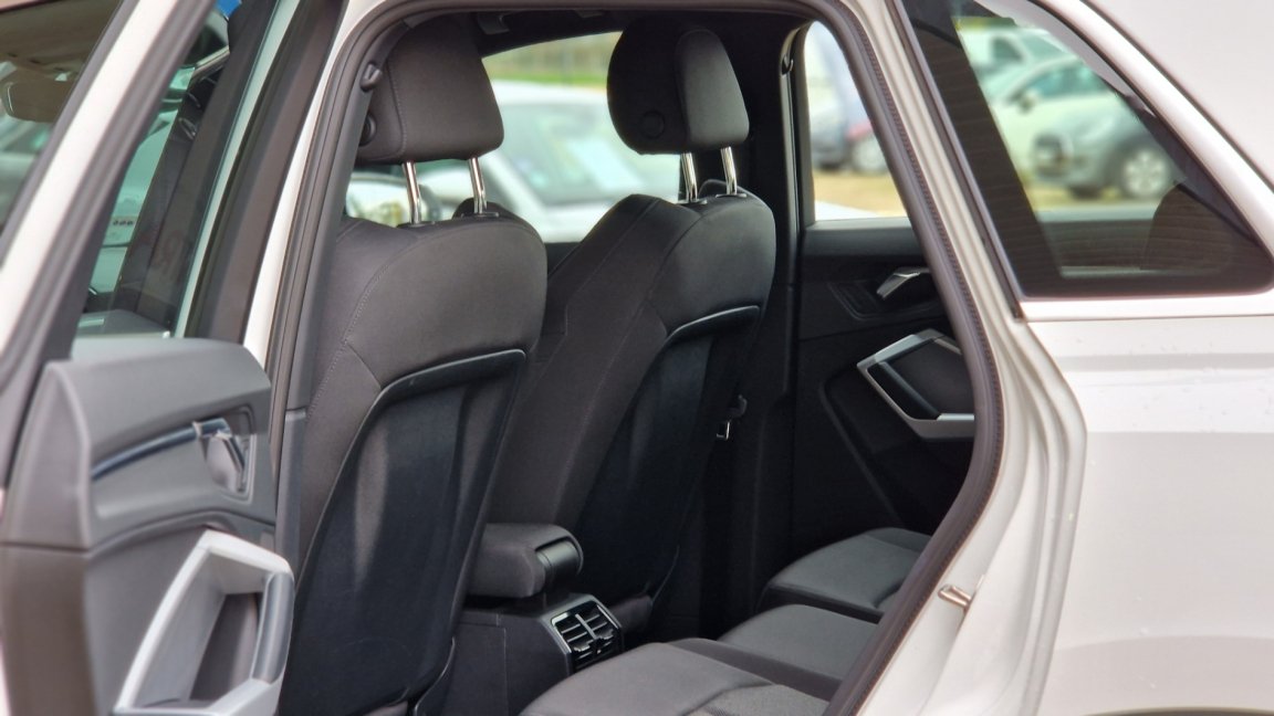 Audi Q3 - Photo 22
