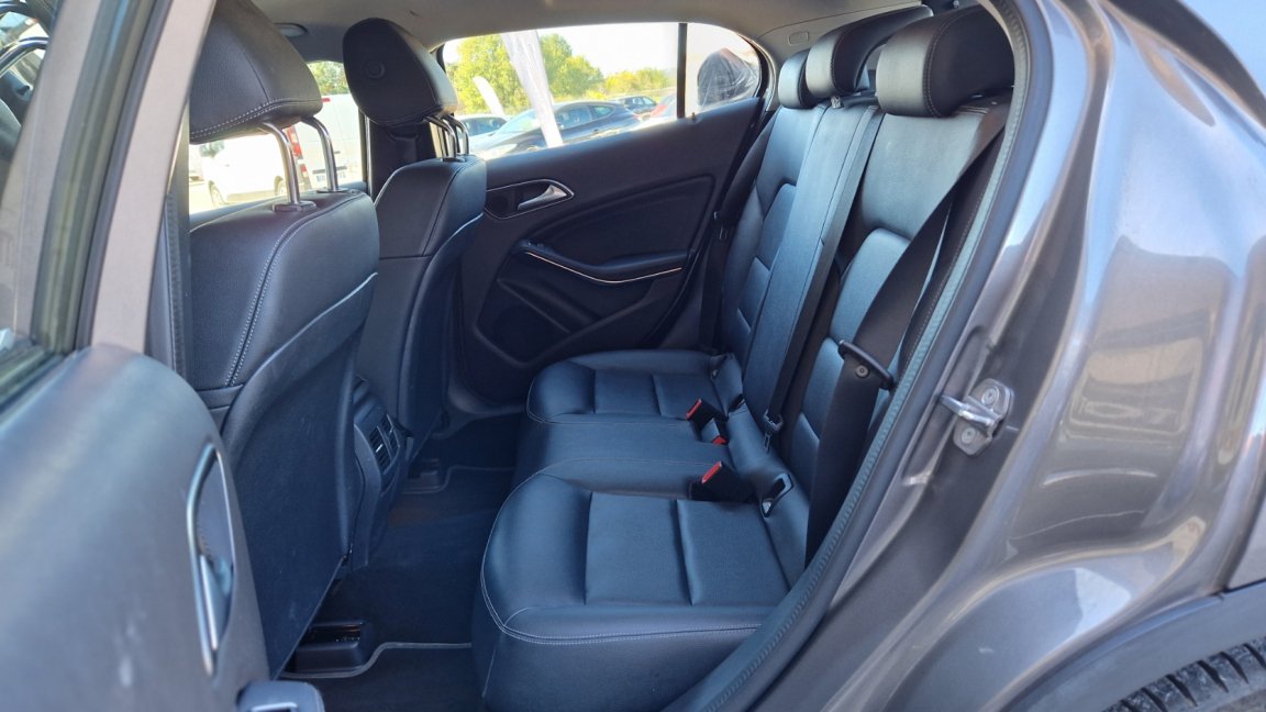 Mercedes Gla - Photo 20
