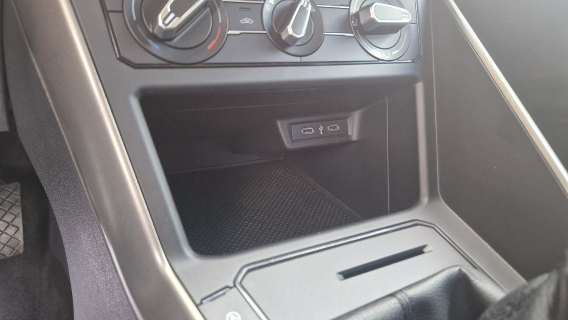 Volkswagen Polo - Photo 34