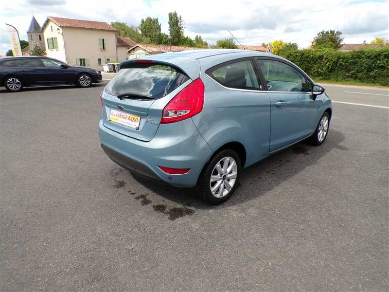 Ford Fiesta - Photo 2