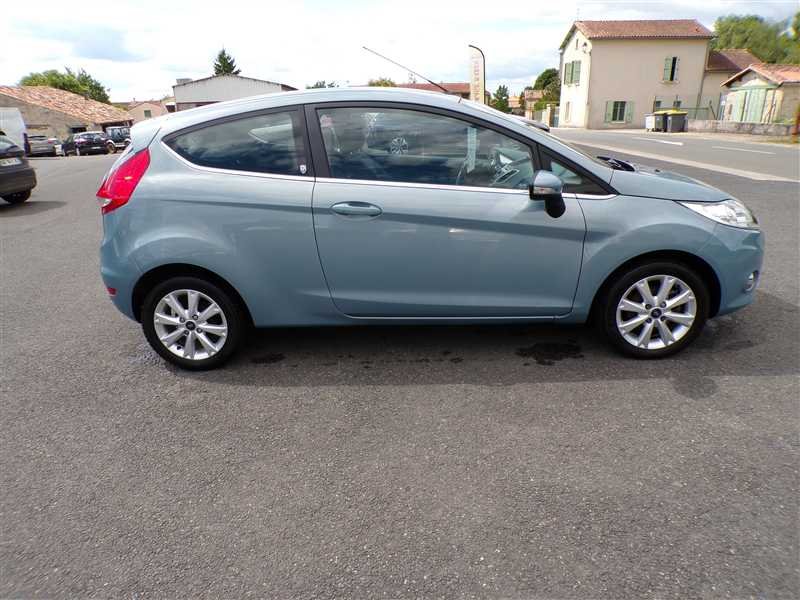 Ford Fiesta - Photo 5