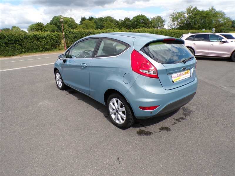 Ford Fiesta - Photo 7