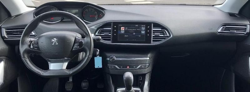 Peugeot 308 - Photo 2