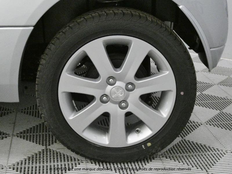 Peugeot iOn - Photo 9