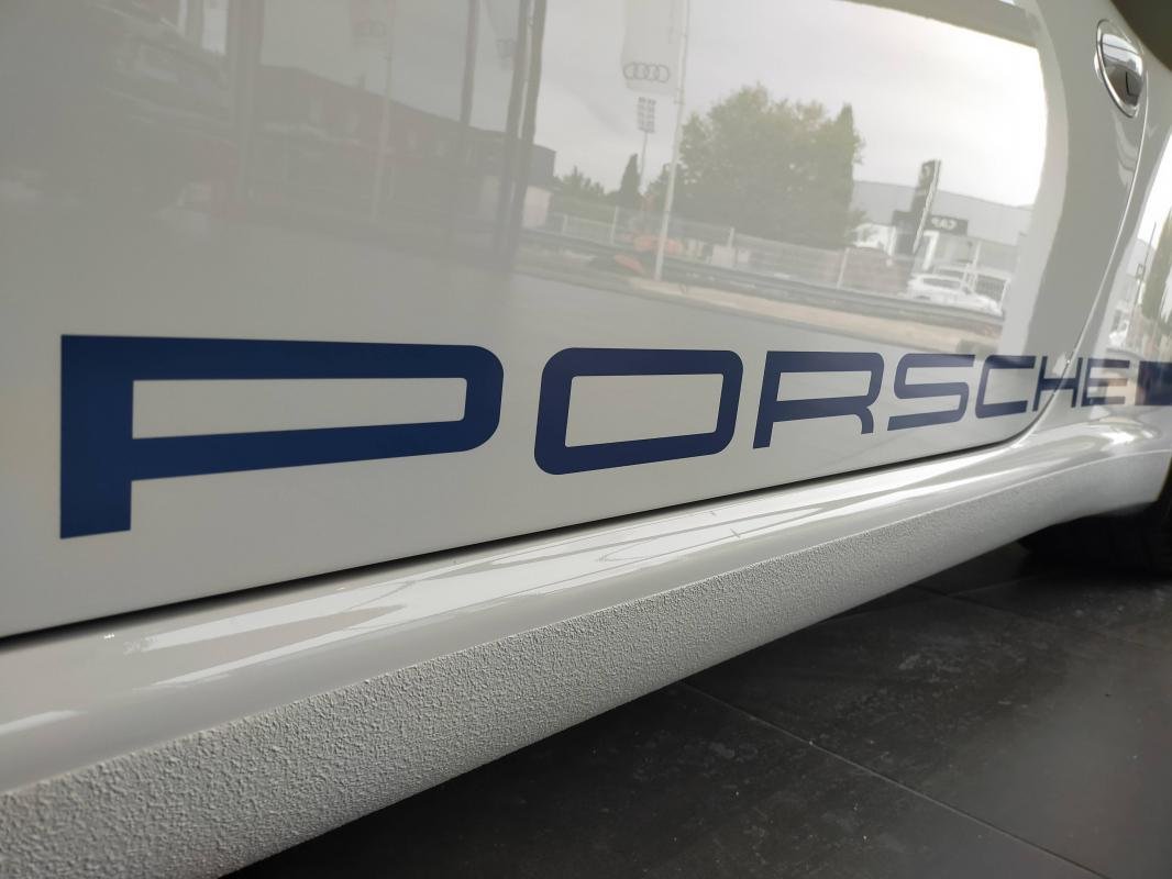 Porsche 911 - Photo 20