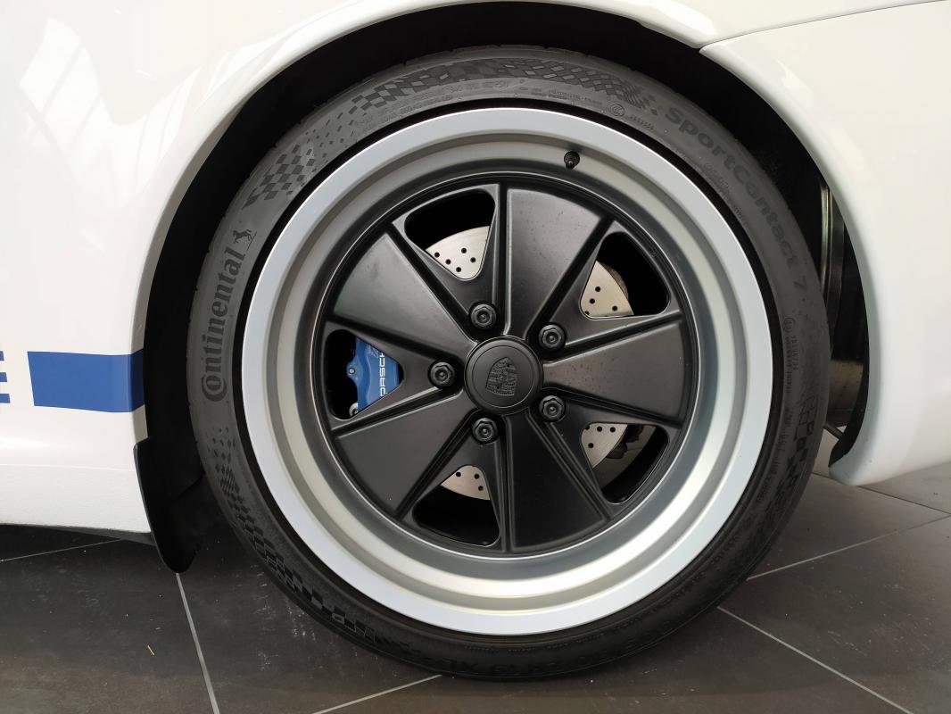 Porsche 911 - Photo 36