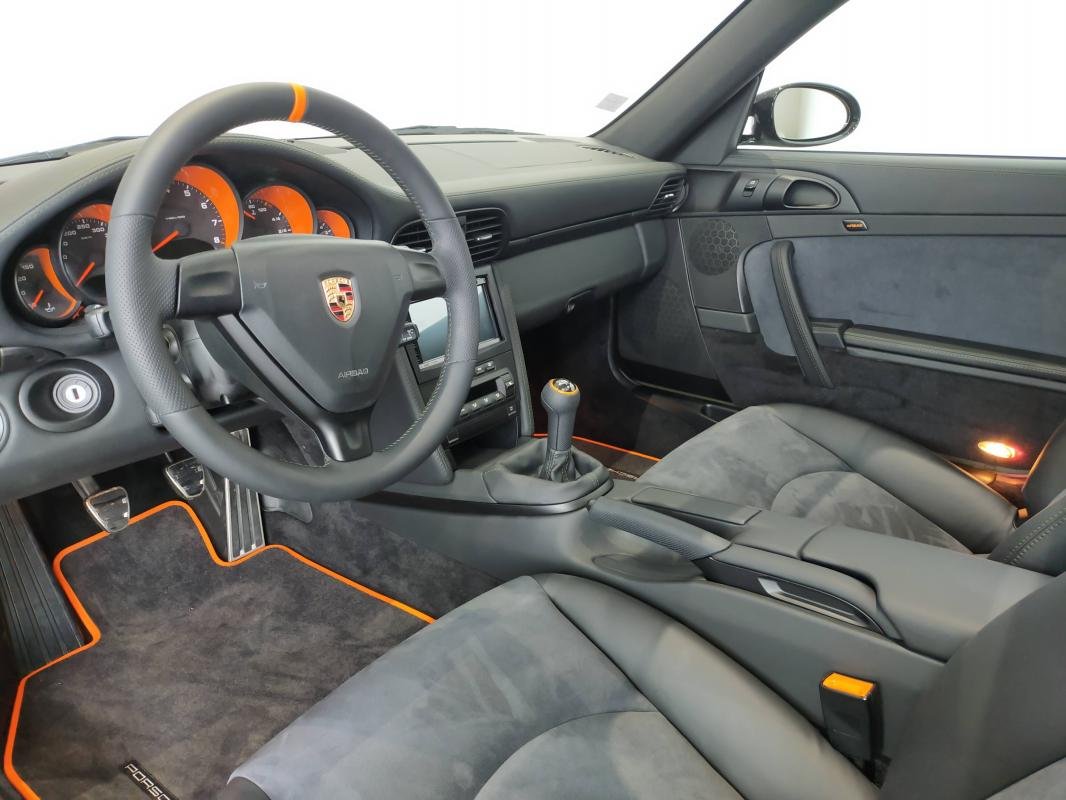 Porsche 911 - Photo 32