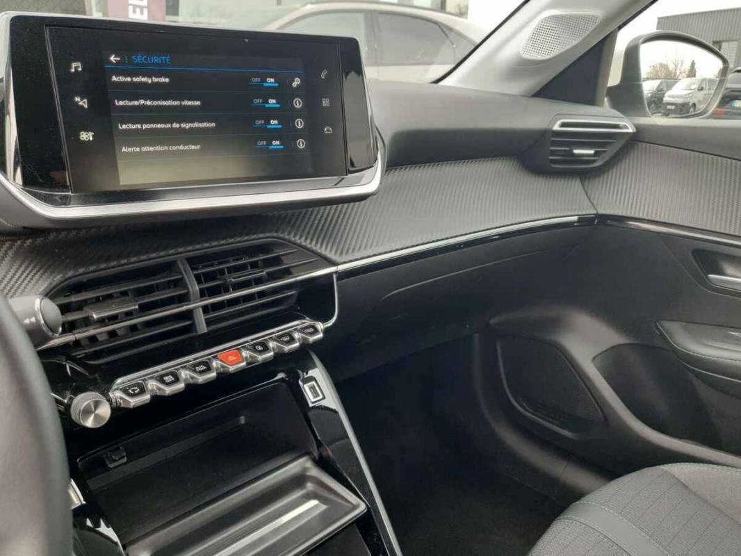 Peugeot 208 - Photo 19