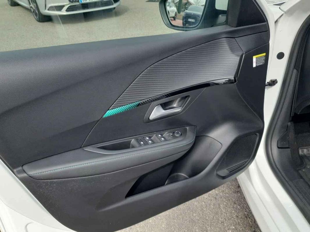 Peugeot 208 - Photo 25