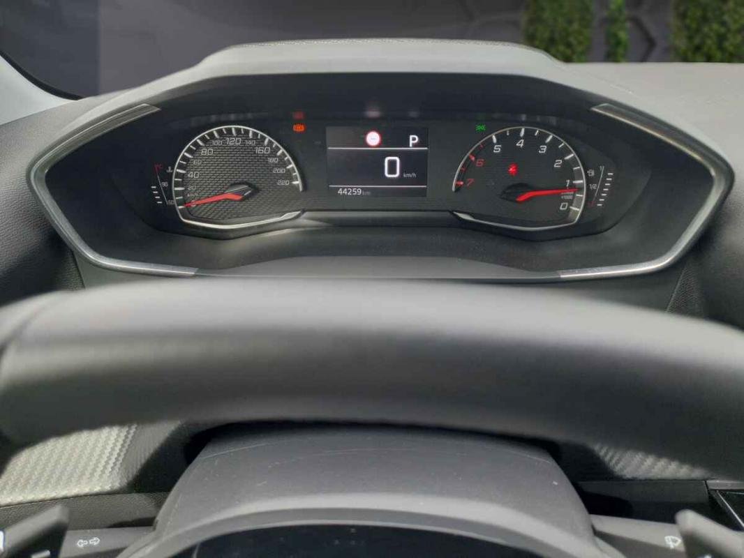 Peugeot 208 - Photo 10