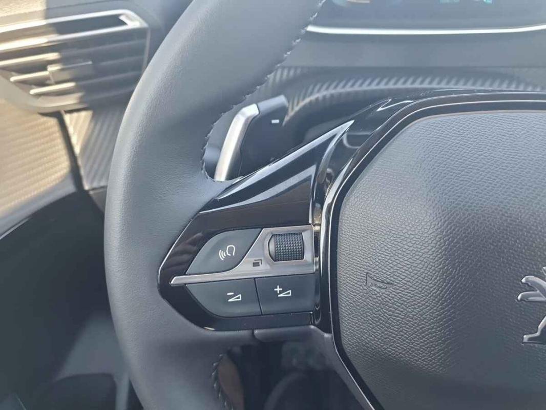 Peugeot 208 - Photo 15