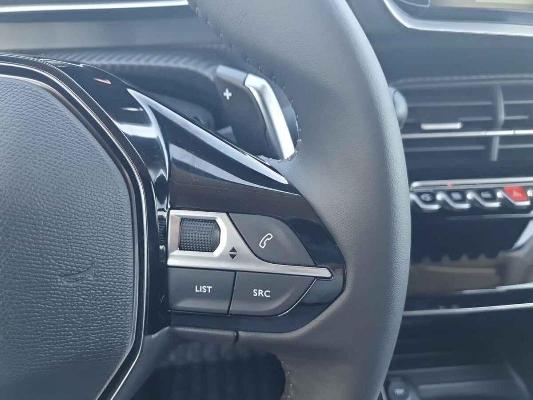 Peugeot 208 - Photo 16