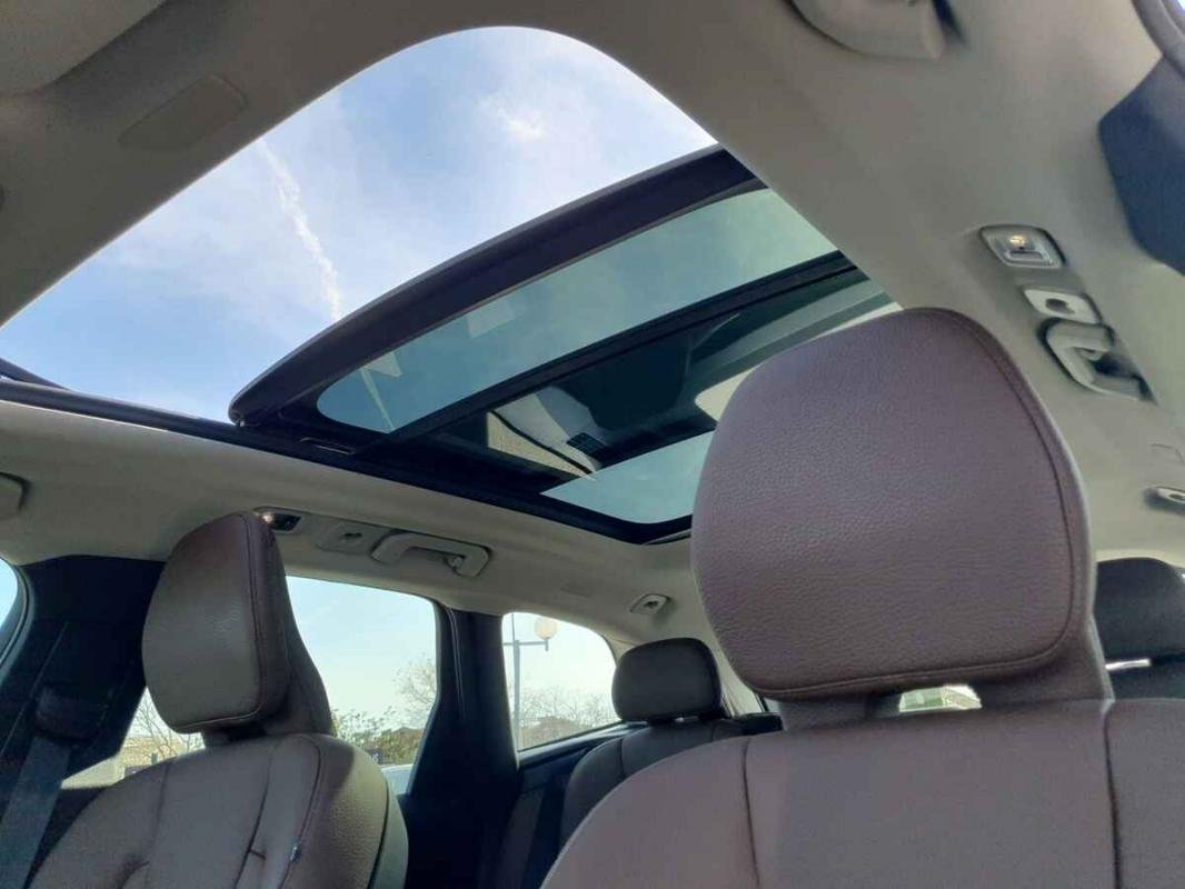 Volvo XC60 - Photo 13