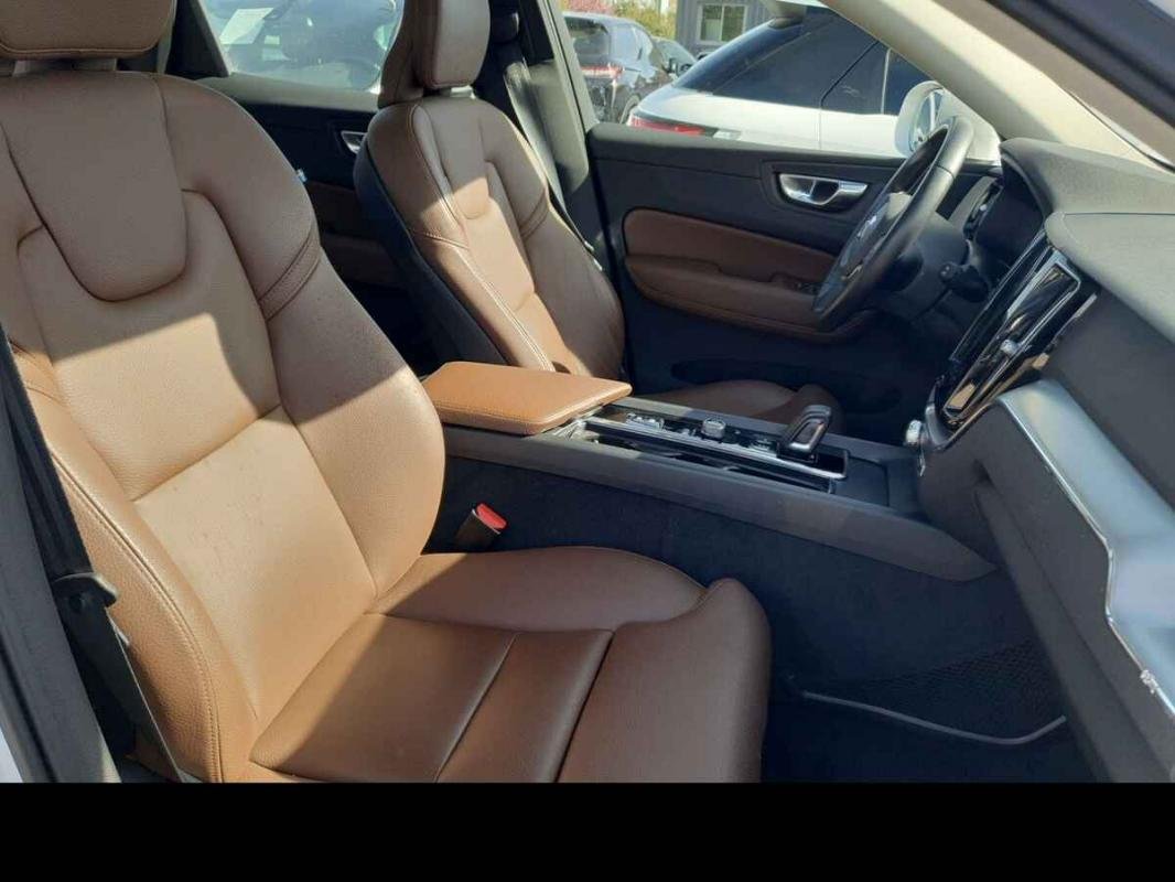 Volvo XC60 - Photo 23