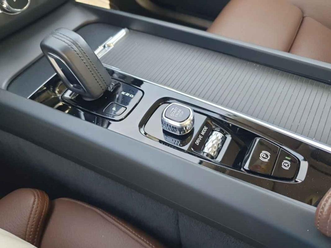 Volvo XC60 - Photo 12