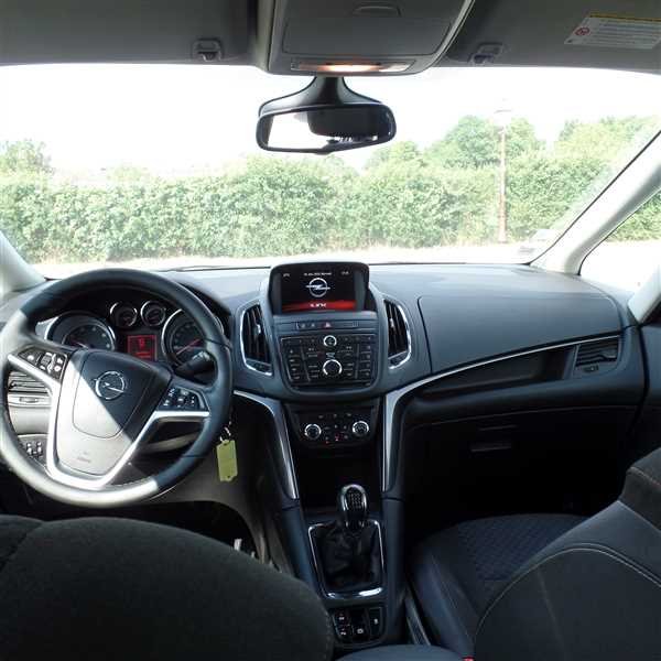Opel Zafira Tourer - Photo 11