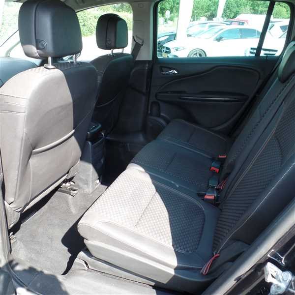 Opel Zafira Tourer - Photo 10