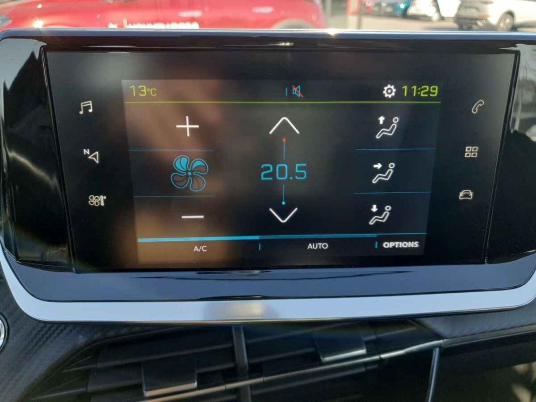 Peugeot 208 - Photo 14