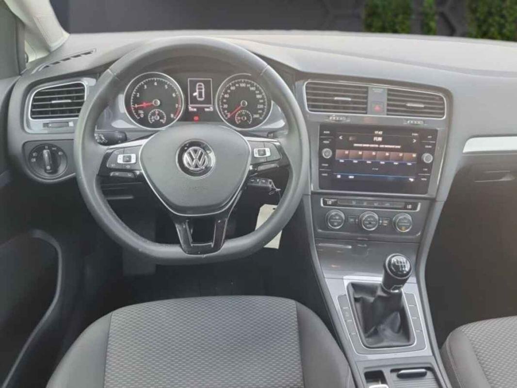 Volkswagen Golf - Photo 8