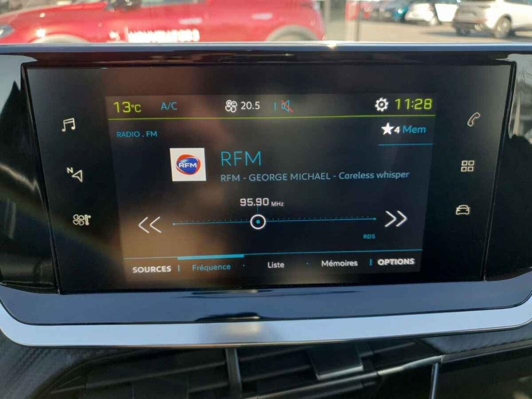 Peugeot 208 - Photo 12