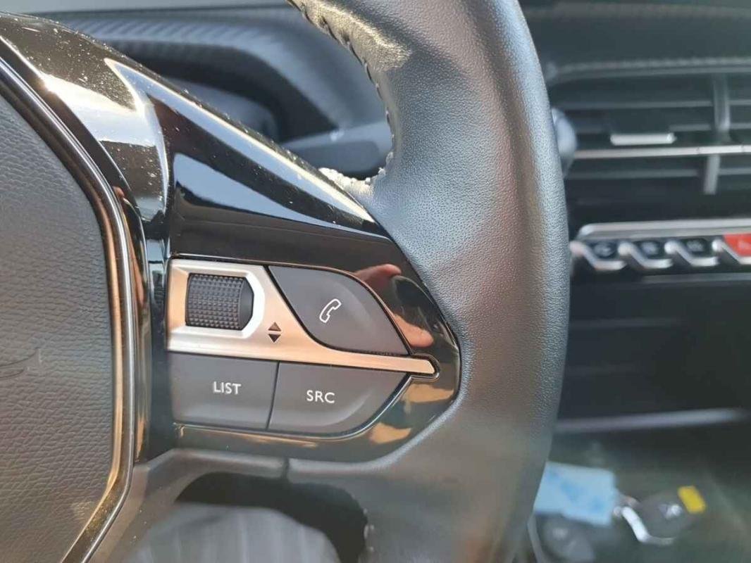Peugeot 208 - Photo 10